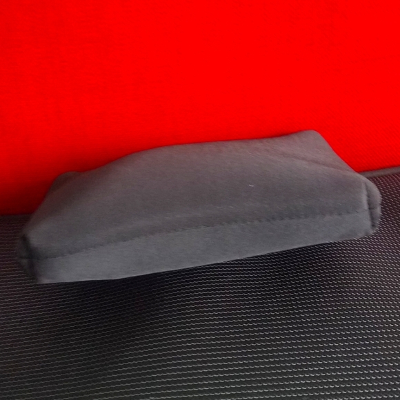 CHANEL Black Zippered Neoprene Cosmetic Clutch Bag Pouch - Picture 6 of 9